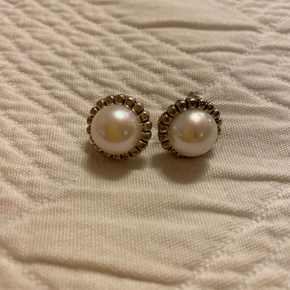 Lagos Pearl Fluted Earrings